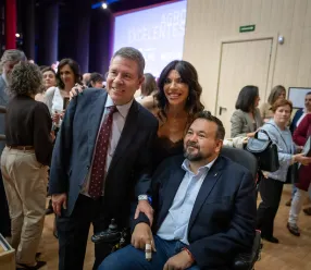 El presidente de Castilla-La Mancha, Emiliano García-Page, asiste en Los Yébenes, a los premios ‘Agro Excelentes’