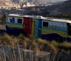Bibliobús en carretera