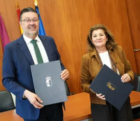 El Gobierno de Castilla-La Mancha ha renovado el convenio de colaboración con CMM para la promoción de la XXX edición de la Feria de Artes Escénicas y Música de la región, que se celebrará del 13 al 16 de abril en la ciudad de Albacete.