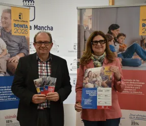 La directora general de Tributos y Ordenación del Juego, Susana Pastor, y el delegado provincial de Hacienda, Administraciones Públicas y Transformación Digital en Cuenca, Ramón Pérez Tornero, presentan la campaña institucional “Conoce tus beneficios fiscales”