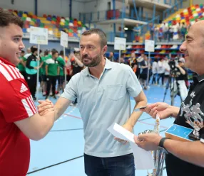 José Luis Escudero en la clausura del Campeonato Regional de Fútbol Sala de FECAM