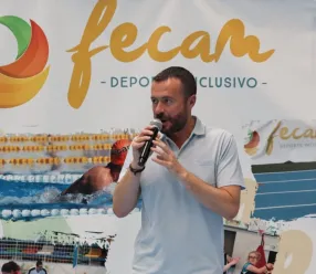 José Luis Escudero en la clausura del Campeonato Regional de Fútbol Sala de FECAM