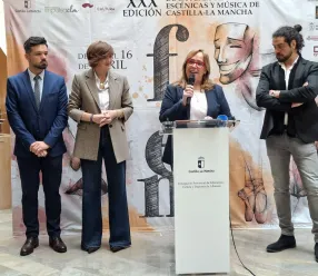 Carmen Teresa Olmedo ha inaugurado la exposición ´30 años de Feria de Artes Escénicas y Musicales de Castilla-La Mancha´
