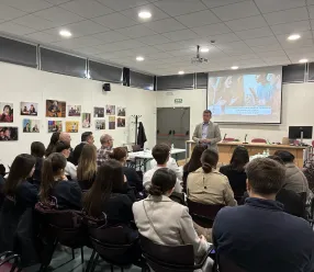 El delegado provincial de Educación, Cultura y Deportes, Gustavo Martínez, ha inaugurado hoy en Cuenca la primera sesión de la fase provincial de la I Liga de Debate Escolar de Castilla-La Mancha, correspondiente a la categoría de 1º de Bachillerato.