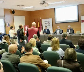 El Gobierno de Castilla-La Mancha tendrá a lo largo de este mes de abril el borrador de la nueva ley de Formación Profesional tras recibir en estos días las aportaciones de los agentes sociales mayoritarios de la región.