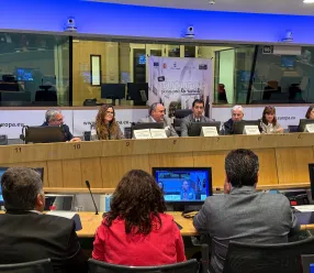 El consejero de Agricultura, Ganadería y Desarrollo Rural, Julián Martínez Lizán, en la clausura de la Jornada Europea con Grupos de Desarrollo Rural en el Comité de las Regiones