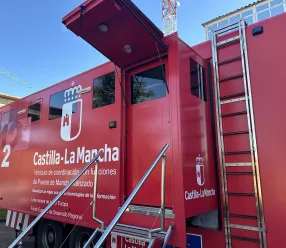 El Servicio de Atención y Coordinación de Urgencias y Emergencias 1-1-2 de Castilla-La Mancha, organismo perteneciente a la Consejería de Hacienda, Administraciones Públicas y Transformación Digital, ha coordinado la ayuda de los grupos de intervención en emergencias en los 235 accidentes de tráfico graves que se contabilizaron durante el año pasado en la región, y en los que fallecieron un total de 74 personas.