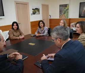 El Gobierno de Castilla-La Mancha y AMEPAP reafirman su compromiso en el apoyo al liderazgo femenino en la región