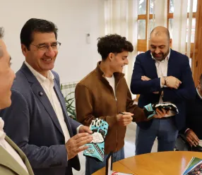 El Gobierno de Castilla-La Mancha apoya el talento deportivo de la región con el piloto David Almansa como ejemplo de proyección internacional