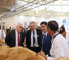El Gobierno Castilla-La Mancha respalda la apuesta por la calidad que está impulsando el dinamismo del sector hostelero en la región