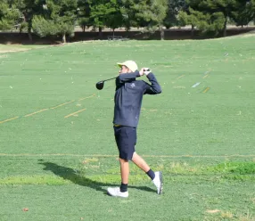 Jugando al golf