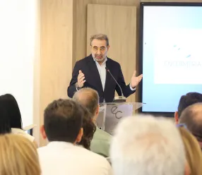 El papel de la Enfermería en Castilla-La Mancha, clave para atender los retos de la sociedad actual, como la cronicidad y la pluripatología