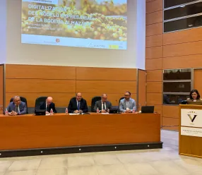 Martínez Lizán en la Jornada 'Digitalización modelo empresarial de la bodega-almazara'