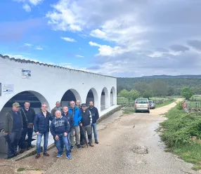 El delegado provincial de Agricultura, Ganadería y Desarrollo Rural ha visitado las comunidades de regantes ‘San Isidro’, en Huerta del Marquesado, y ‘Río Laguna y Novatío’, en Campillos Sierra