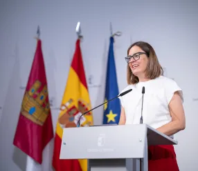 Esther Padilla en rueda de prensa en el Palacio de Fuensalida tras un Consejo de Gobierno