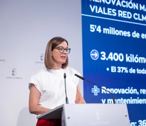 El Gobierno regional invertirá casi 5,4 millones de euros en renovar las marcas viales del 40 por ciento de la red de carreteras regional