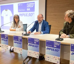 El Hospital Nacional de Parapléjicos, centro dependiente del Servicio de Salud de Castilla-La Mancha (SESCAM), ha presentado hoy su nueva identidad corporativa, una imagen más sencilla y actual con la que la institución quiere proyectar la evolución experimentada a lo largo de más de medio siglo de historia y afrontar una nueva etapa manteniendo intacta la esencia que ha convertido al centro en referencia nacional en la atención y la investigación de la lesión medular.