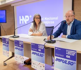 El Hospital Nacional de Parapléjicos, centro dependiente del Servicio de Salud de Castilla-La Mancha (SESCAM), ha presentado hoy su nueva identidad corporativa, una imagen más sencilla y actual con la que la institución quiere proyectar la evolución experimentada a lo largo de más de medio siglo de historia y afrontar una nueva etapa manteniendo intacta la esencia que ha convertido al centro en referencia nacional en la atención y la investigación de la lesión medular.