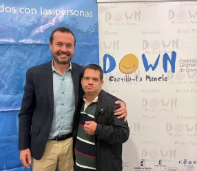 El Gobierno regional insiste en la importancia de la accesibilidad cognitiva para mejorar la vida de colectivos como las personas con síndrome de Down