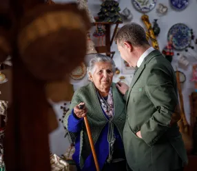 Artículo del presidente Emiliano García-Page: Mujeres rurales, la generación de ahora y de siempre