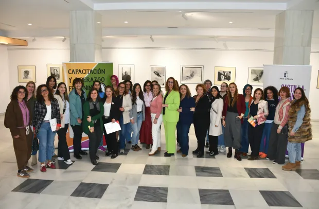 El Gobierno regional destaca que asociaciones de mujeres empresarias como AGEMA, en Guadalajara, impulsen la capacitación digital