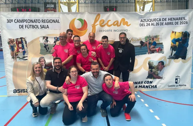 José Luis Escudero en la clausura del Campeonato Regional de Fútbol Sala de FECAM