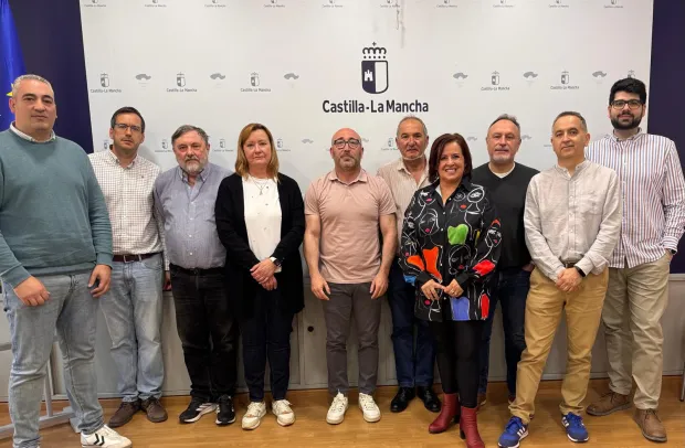 FOTO DE FAMILIA REUNIÓN EJECUCIÓN FONDOS LEADER