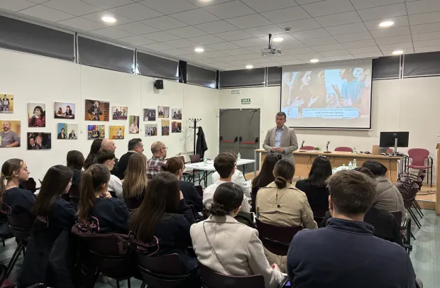 El delegado provincial de Educación, Cultura y Deportes, Gustavo Martínez, ha inaugurado hoy en Cuenca la primera sesión de la fase provincial de la I Liga de Debate Escolar de Castilla-La Mancha, correspondiente a la categoría de 1º de Bachillerato.