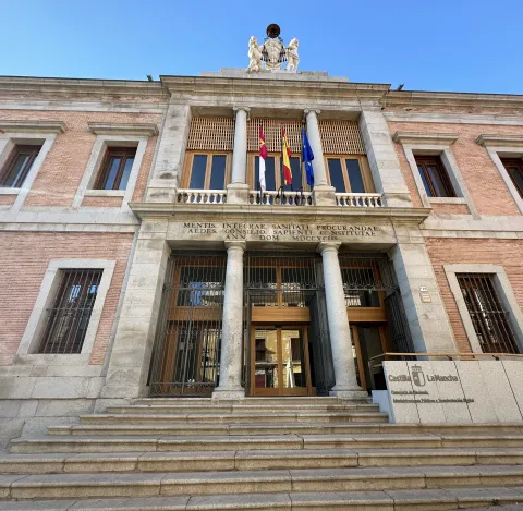 Castilla-La Mancha se sitúa como la comunidad autónoma de régimen común que más ha reducido el peso de su deuda pública en relación con el trimestre anterior