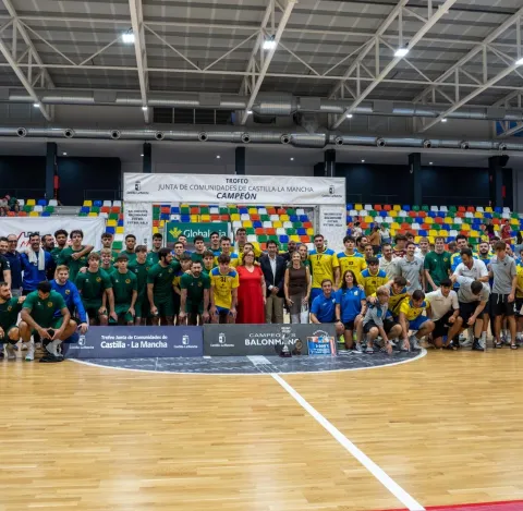 Así lo ha puesto de manifiesto la viceconsejera de Cultura y Deportes, Carmen Teresa Olmedo, ha asistido al Trofeo Junta de Comunidades de balonmano masculino ha enfrentado al Rebi Balonmano Cuenca, al Sanicentro BM Guadalajara y Caserío Ciudad Real.