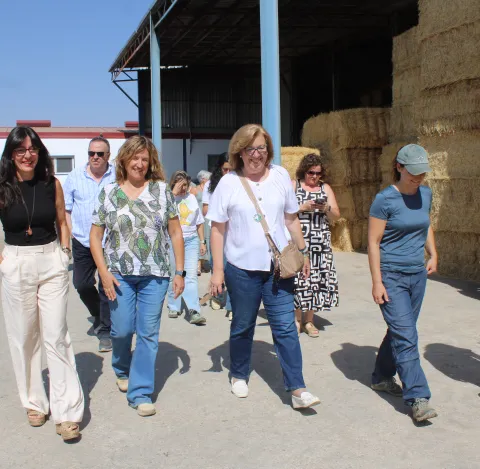 Blanca Fernández visitando Finca La granja 1