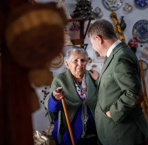 Artículo del presidente Emiliano García-Page: Mujeres rurales, la generación de ahora y de siempre