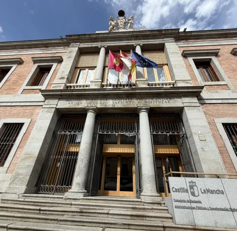 El Gobierno de Castilla-La Mancha concede 21 medallas individuales y 7 placas colectivas de Protección Civil