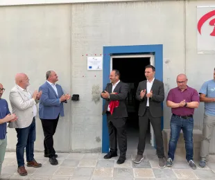 El consejero de Agricultura, Ganadería y Desarrollo Rural, Julián Martínez Lizán, inaugura la nueva planta de procesado de champiñón laminado de la cooperativa Champinter