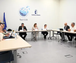 El Observatorio de Promoción Industrial de Castilla-La Mancha ha celebrado hoy una nueva sesión en la que el interés central del orden del día ha sido la exposición de las claves y principales líneas estratégicas del Anteproyecto de Ley de Promoción y Fomento de la Actividad Industrial en la región, un texto legislativo que se encuentra en periodo de participación pública.