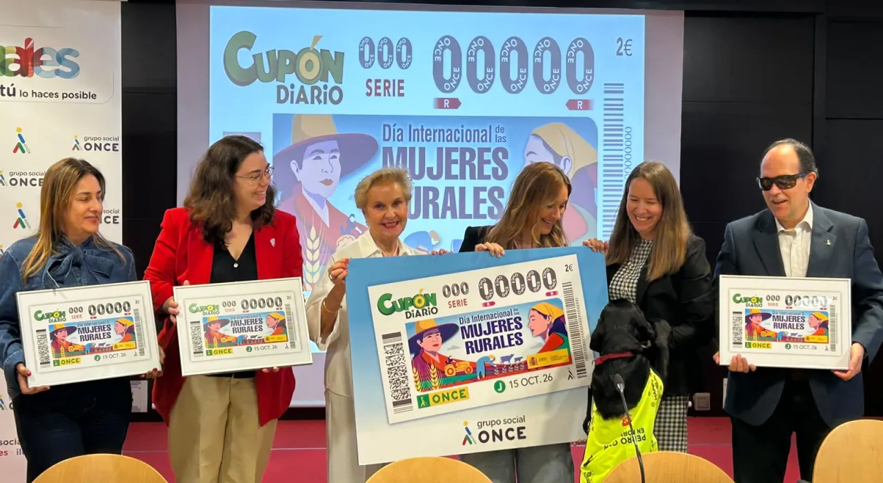 La directora del Instituto de la Mujer asiste a la presentación de la ONCE del cupón que dedica al Día Internacional de las Mujeres Rurales