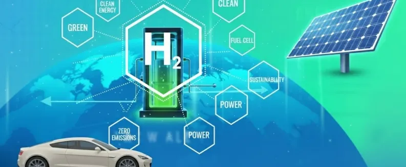 Ilustración tecnológica con un dispensador de hidrógeno marcado como “H₂”, un coche blanco y un panel solar. Alrededor aparecen palabras como “Green”, “Clean Energy”, “Fuel Cell”, “Sustainability” y “Zero Emissions”, sobre un fondo azul y verde con un mapa del mundo.