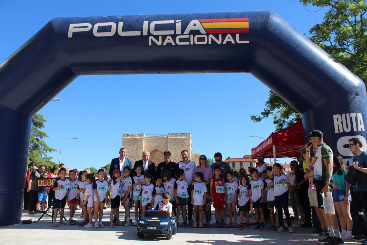 Imagen del artículo El Gobierno de Castilla-La Mancha resalta la doble labor de seguridad y solidaridad que caracteriza a la Policía Nacional