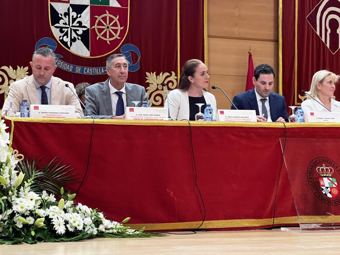 Imagen del artículo El Gobierno de Castilla-La Mancha resalta el papel crucial de los nuevos titulados en el futuro educativo de Castilla-La Mancha