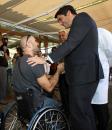 El consejero Echaniz saluda a varios peregrinos