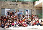 Gallego con jóvenes participantes en la Escuela de Verano