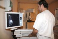 Imagen del mamógrafo digital del Servicio de Radiología del Hospital de Valdepeñas