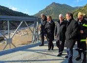 Barreda y Chacón visitan en Mestanza el puente construido por la UME