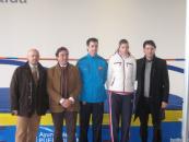 Roberto Parra (d) en la inauguración del Centro de Tecnificación Deportiva de Atletismo en Puertollano