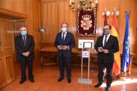 Entrega al presidente de las Cortes regionales del proyecto de Ley de Presupuestos para 2021