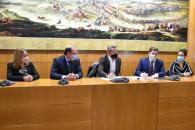 El Ejecutivo regional continua la hoja de ruta marcada por el Consejo de Gobierno Itinerante en Almansala con la cesión de 35 viviendas de peones camineros