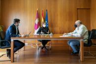 La consejera de Educación mantiene un encuentro con responsables del CRFP