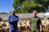 Visita a la explotación ganadera de una joven agricultora de Isso