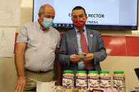 El consejero de Agricultura, Agua y Desarrollo Rural visita las instalaciones de la cooperativa Coopaman