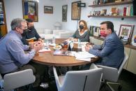 El consejero de Agricultura, Agua y Desarrollo Rural, Francisco Martínez Arroyo, se ha reunido con el secretario general de CCOO-Industria de Castilla-La Mancha, Ángel León.
